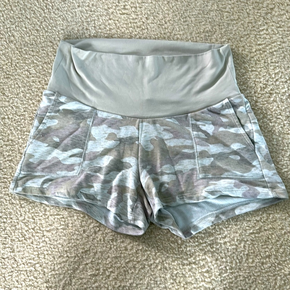 Maternity khaki camo lounge shorts-M